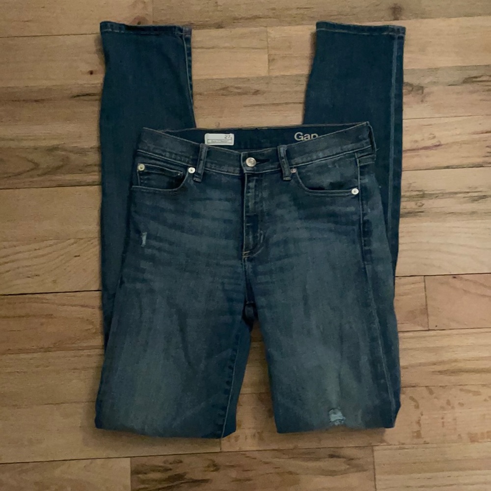 Gap 27Tall skinny Jean distressed